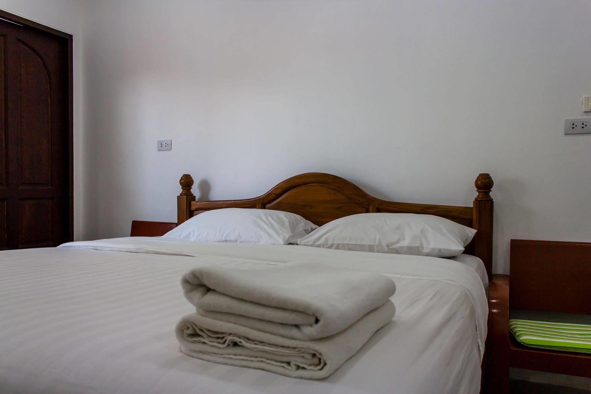 Pelegrin Hotel Samui Bophut Exteriör bild